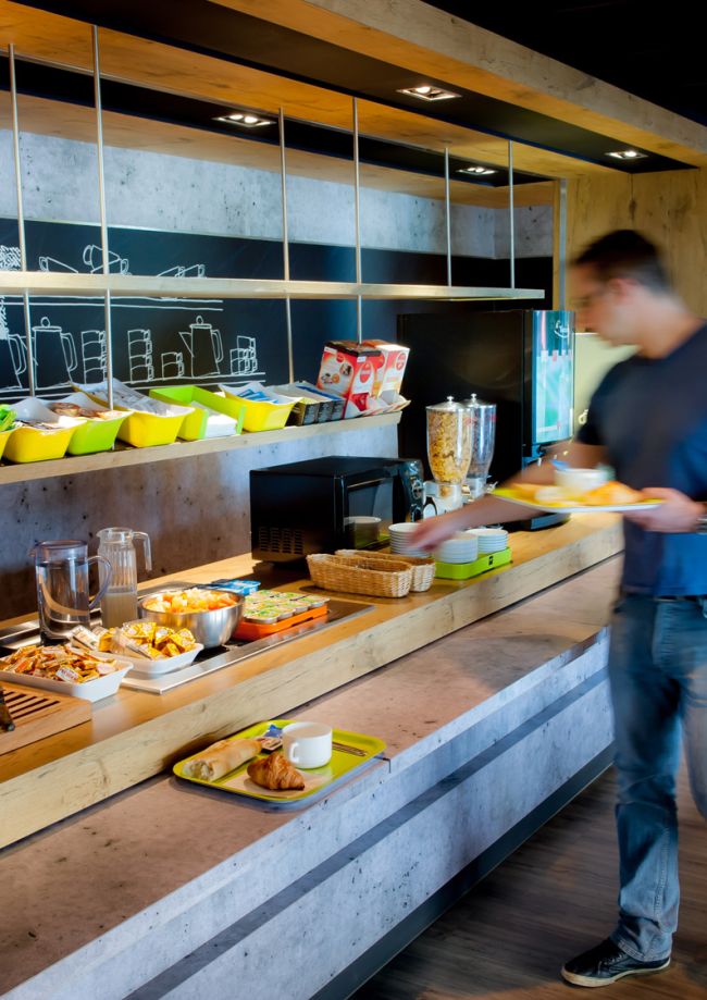 Petit-déjeuner de l'hôtel Ibis Budget Vannes